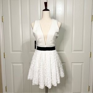 NWT Black and White Party Dress size Small US 4